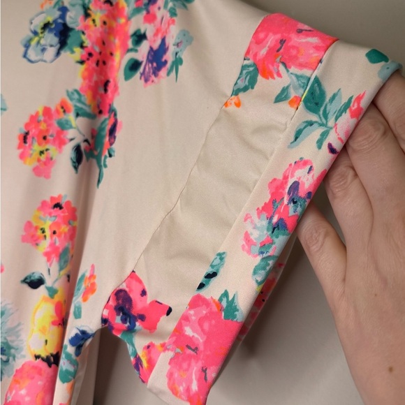 Sew In Love V-Neck Bright Neon Floral Top size 3X - Picture 5 of 6